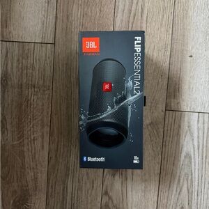 JBL Flip Essential 2 Speaker - Black and Red